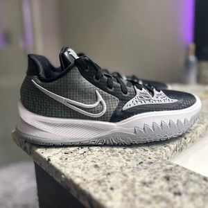 Nike Kyrie Low 4 TB (7.5 Men’s)